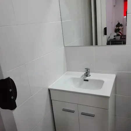 Precioso Moderno Cerca Del Carrefour Rosaleda Apartamento